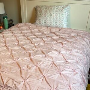 Pottery Barn Kids Pink Tufted Comforter with 2 matching shams